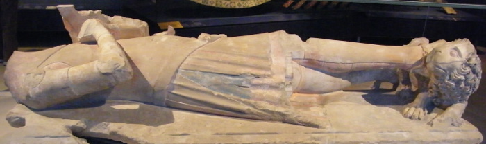 Knight de Lucy family 1340-50